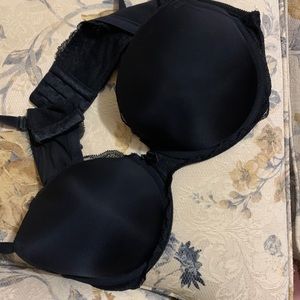 Torrid 42B black plunge bra